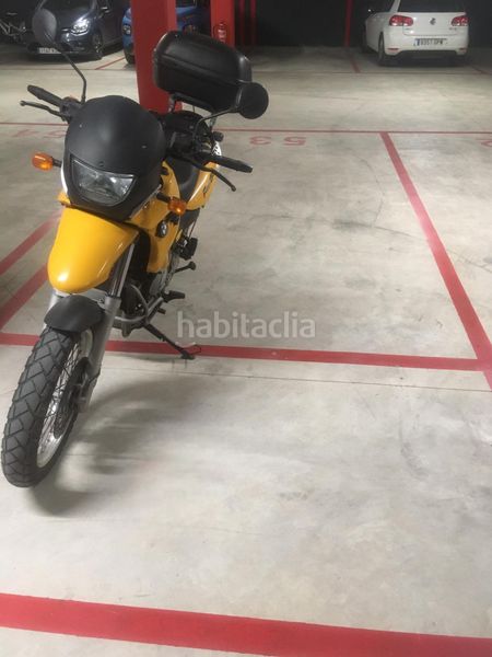 Foto c90b75b2-8409-48c1-bd9c-da6941f1f860. Alquiler parking moto inmobiliaria campuzano alquila plaza de garaje para moto en avinguda de la llosa. en Cambrils