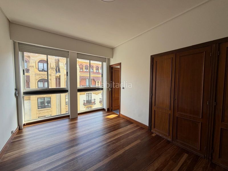 Foto 6b5abba2-e764-423e-aa94-2c19cdf42247. Alquiler piso inmobiliaria campuzano alquila espectacular vivienda situada en la calle elcano, junto a la plaza euskadi. en Bilbao
