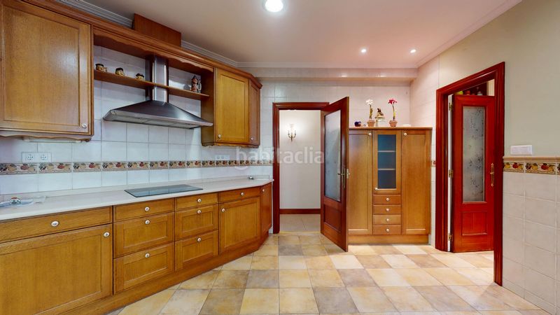 Foto aaca9a62-833c-46d9-b8a1-88d1a8a81972. Alquiler piso inmobiliaria campuzano alquila espectacular vivienda situada en la calle elcano, junto a la plaza euskadi. en Bilbao