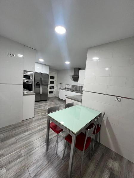 Foto f383cb67-83ea-47e0-8438-97162c6c5e5c. Appartamento con parcheggio in Casco Antiguo Cartagena