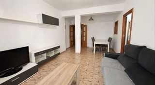 Pis a Casco Antiguo. Piso en san gines