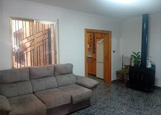 Casa aparellada a Santa Ana. Planta baja en santa ana
