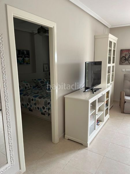 Foto 00bc11fb-d6fb-44bd-8108-8a1acf60cad5. Apartament amb piscina a Centro Alcázares (Los)