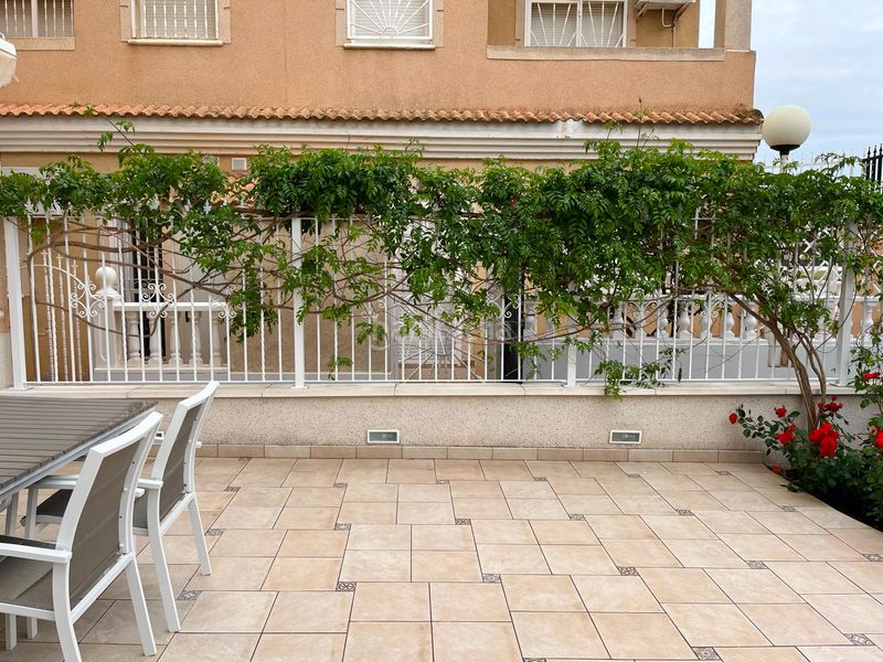 Foto b325aaaa-3d61-4025-a62b-4977dc18bcad. Apartament amb piscina a Centro Alcázares (Los)