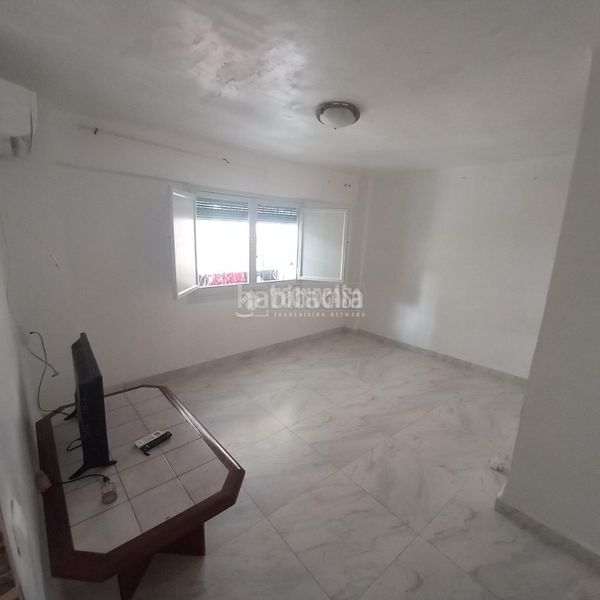Foto f0abea36-b486-4a8b-9f43-4e94ff1f7eb2. Pis a Colonia Requena Alicante