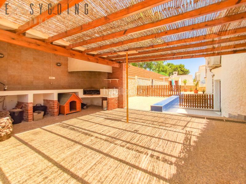 Foto 2ec152ef-13fd-4630-9758-a61143926d3a. Xalet amb aparcament piscina a calas Santa Pola este Santa Pola