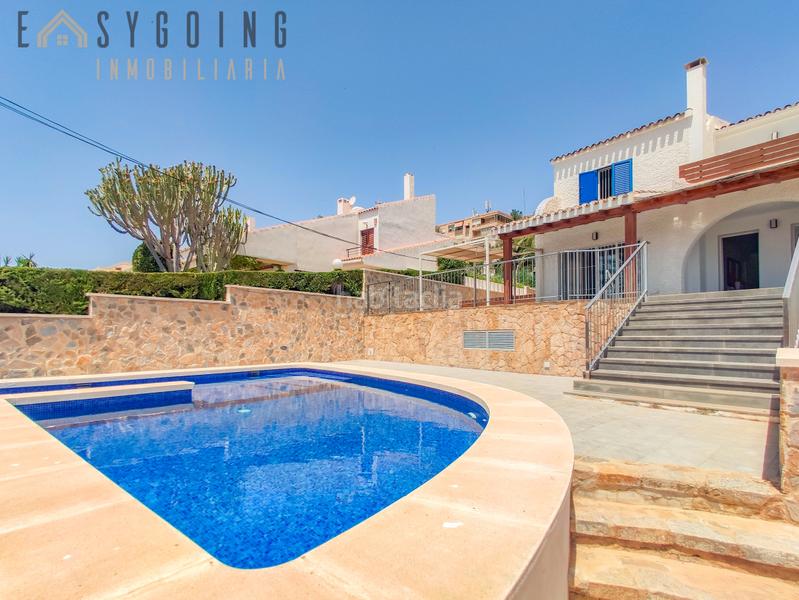 Foto 42b56862-7771-447a-8ff6-9fc7f6042261. Xalet amb aparcament piscina a calas Santa Pola este Santa Pola