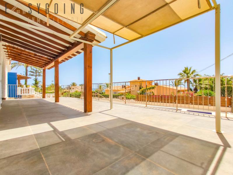 Foto 755f8cc6-6855-4474-afb5-f508d682f582. Xalet amb aparcament piscina a calas Santa Pola este Santa Pola