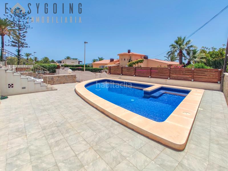 Foto a95567e8-a3dd-4350-90d4-a2cd0127d3ee. Xalet amb aparcament piscina a calas Santa Pola este Santa Pola