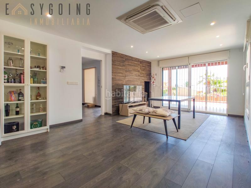 Foto db948be3-9748-4264-a7ba-2874c23570fe. Xalet amb aparcament piscina a calas Santa Pola este Santa Pola