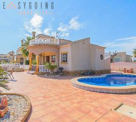 Xalet  Carrer nostra sanyora de fatíma. Precioso chalet independiente en exclusiva zona de guardamar!