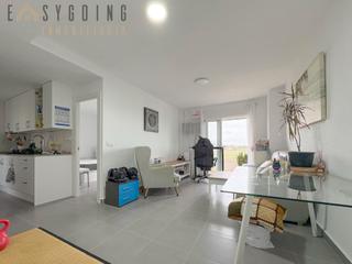 Appartement  Calle arrecife. Moderno piso de 2 habitaciones con parking, cerca de la playa y