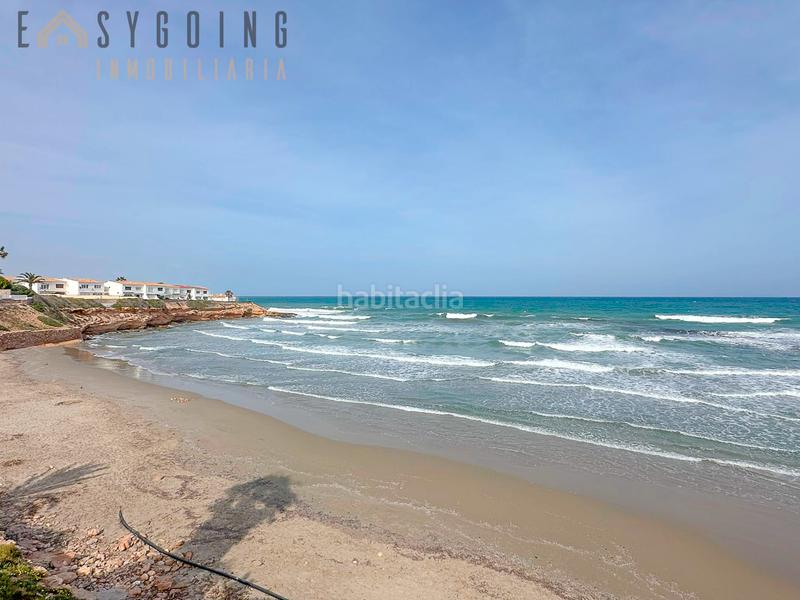 Foto 943772bb-be22-40b5-b15d-f2b367987dc6. Chalet avec parking piscine dans La Zenia Orihuela