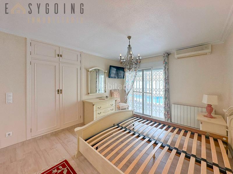 Foto ac65983f-12a4-49ef-aa9c-26f0d27ea641. Chalet avec parking piscine dans La Zenia Orihuela