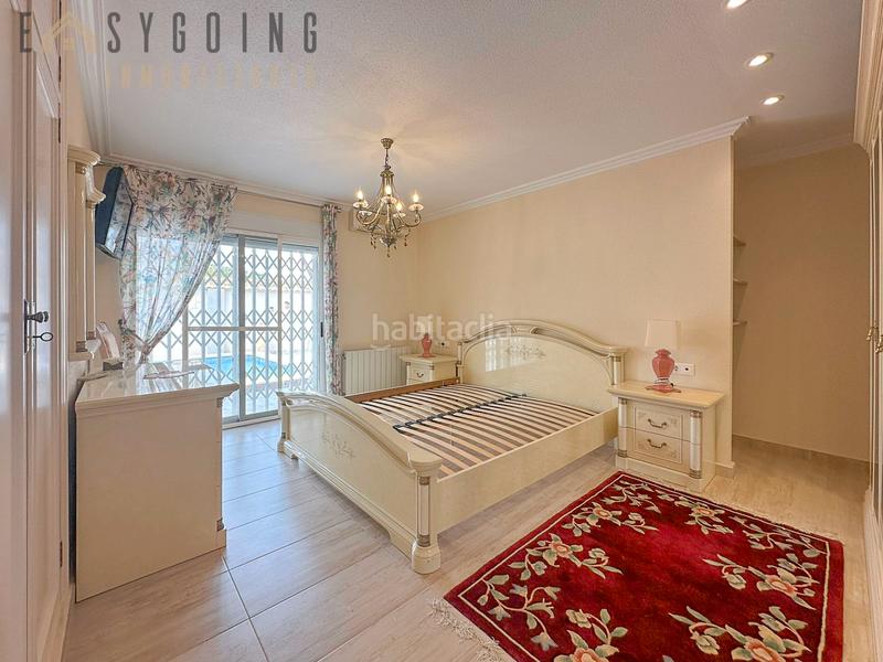 Foto b5e14675-ecba-4416-943f-05c23424912c. Chalet avec parking piscine dans La Zenia Orihuela