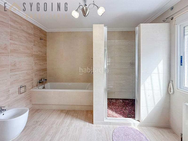 Foto f0d42d1b-35a4-4d4c-8d94-d3104570c04f. Chalet avec parking piscine dans La Zenia Orihuela