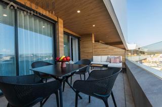 Penthouse in Calle canarias 8. Lujoso ático con vistas despejadas al mar en gran alacant