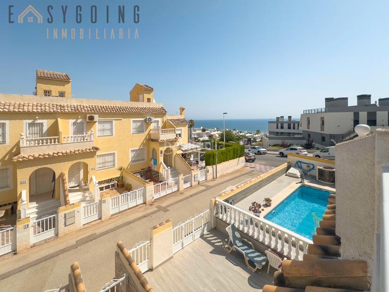 Foto 0a0e9f6d-cd04-437d-9a96-7321be0044e6. Casa pareada adosado en primera planta con vistas espectaculares al mar – gran alacant en Santa Pola