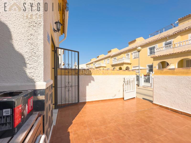 Foto 2207bdd6-7a5a-4140-8c20-c1d7302ff016. Casa pareada adosado en primera planta con vistas espectaculares al mar – gran alacant en Santa Pola