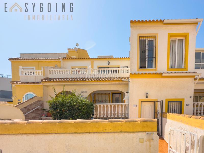 Foto a7ffa3ec-c5d8-49ae-b5b7-7c0d4359ad01. Casa pareada adosado en primera planta con vistas espectaculares al mar – gran alacant en Santa Pola