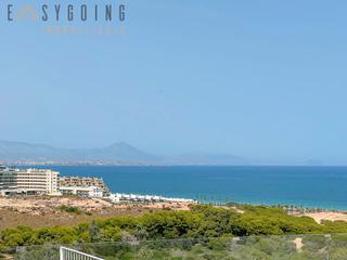 Casa adossada a Monte y Mar. Espectacular apartamento moderno con vistas panorámicas en gran