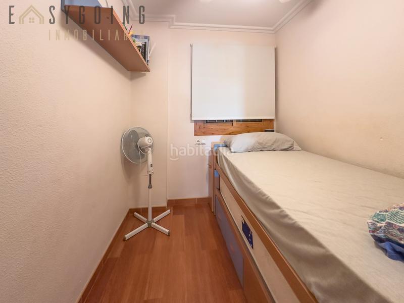 Foto 077230bc-f456-4d0f-aed7-4522d2f91523. Casa adosada tu adosado con porche y terraza privada en santiago bernabéu, junto al mar en Santa Pola