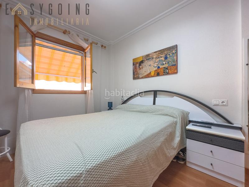 Foto 1f26cbd9-a809-4ef7-aa3a-7ea6bb5c55a7. Casa adosada tu adosado con porche y terraza privada en santiago bernabéu, junto al mar en Santa Pola