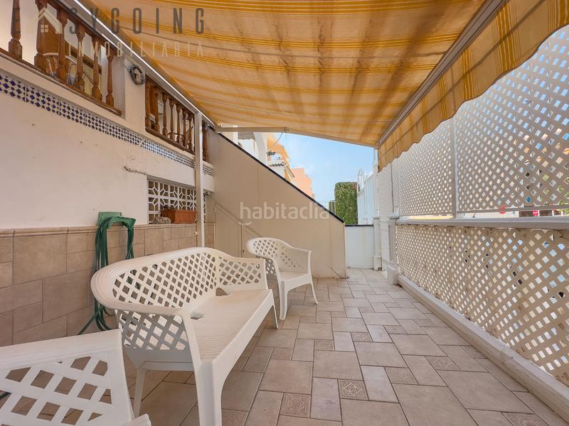 Foto 2a5bef6c-abda-41bb-92c1-6f96813003fb. Casa adosada tu adosado con porche y terraza privada en santiago bernabéu, junto al mar en Santa Pola
