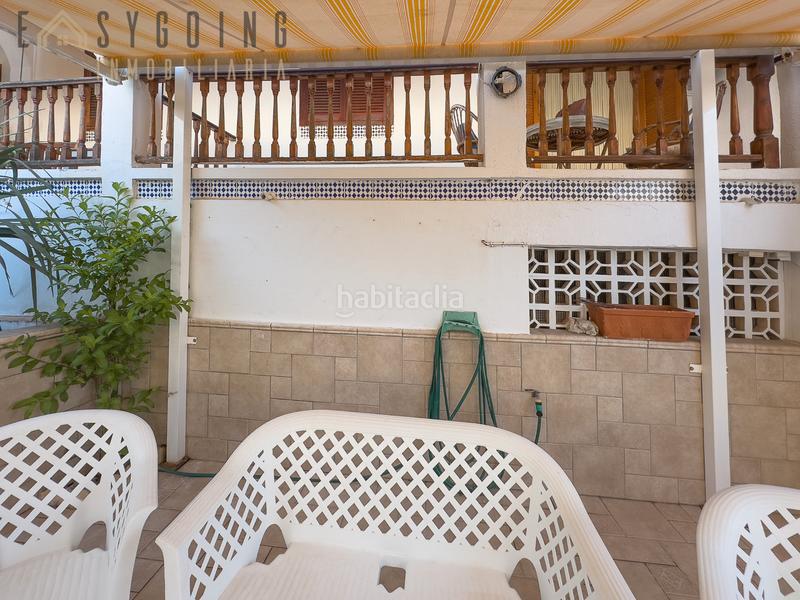 Foto 2d559571-cca2-426f-882c-a4f1543d5bf1. Casa adosada tu adosado con porche y terraza privada en santiago bernabéu, junto al mar en Santa Pola