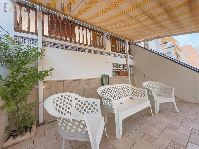 Foto 3343cead-52da-44d1-9803-f14eb4ebdbbe. Casa adosada tu adosado con porche y terraza privada en santiago bernabéu, junto al mar en Santa Pola