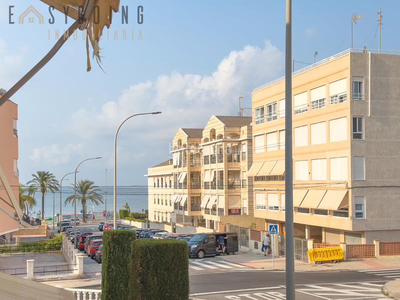 Foto 5f0bee91-24b6-4503-832c-a052b3ed1008. Casa adosada tu adosado con porche y terraza privada en santiago bernabéu, junto al mar en Santa Pola