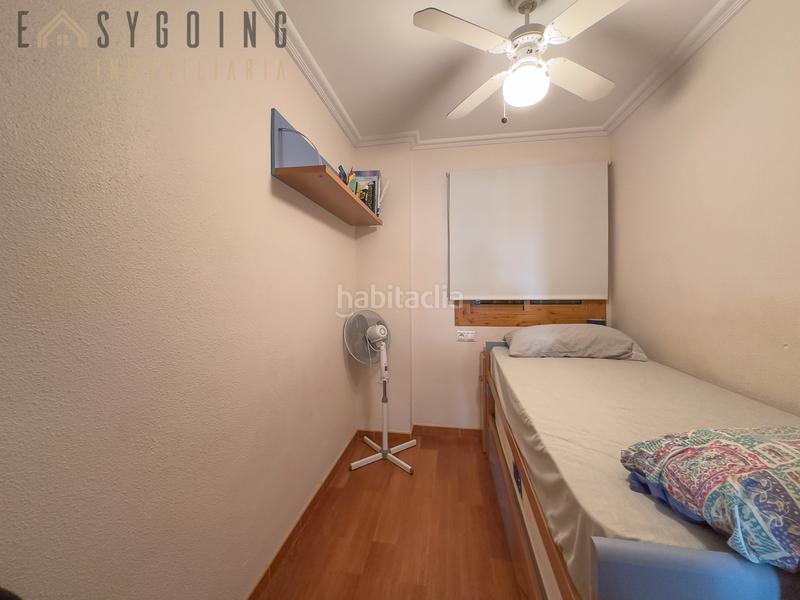 Foto 63ce8eae-7dad-42ee-a40a-600d00a14cd8. Casa adosada tu adosado con porche y terraza privada en santiago bernabéu, junto al mar en Santa Pola