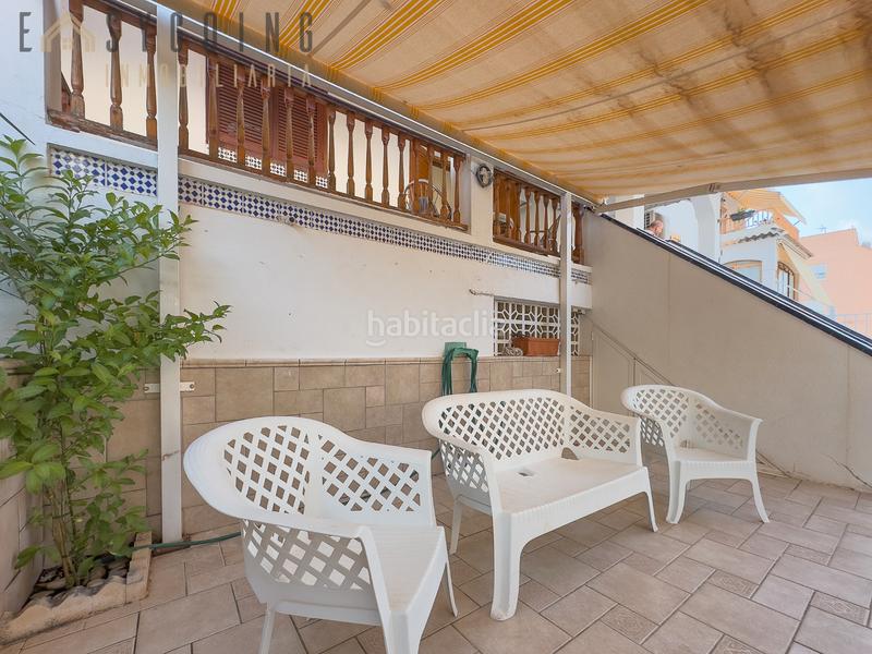 Foto a69a7340-cc70-422f-ba90-c4a4375c65c1. Casa adosada tu adosado con porche y terraza privada en santiago bernabéu, junto al mar en Santa Pola