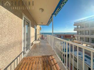 Appartement  Calle almansa. Vivienda amplia con terraza, con vistas al mar y parking en sant