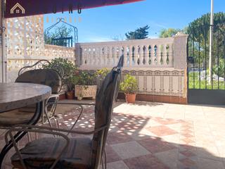 Casa adossada en Calle del azahar 11b. Acogedora casa adosada con potencial para pequeo negocio o loca