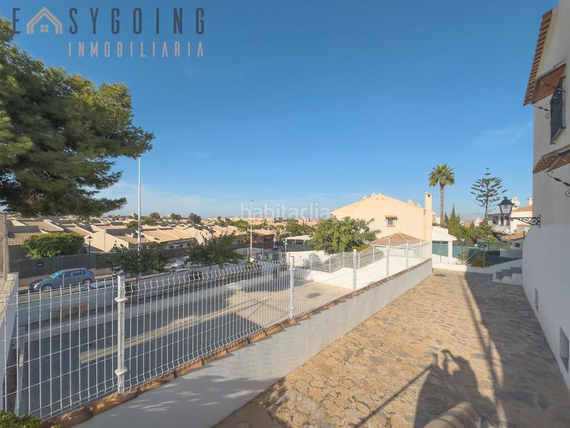 Foto f18ac39a-a811-46b4-a616-3e2150843e59. Casa bifamiliare con parcheggio piscina in Monte Faro-Altomar II Santa Pola