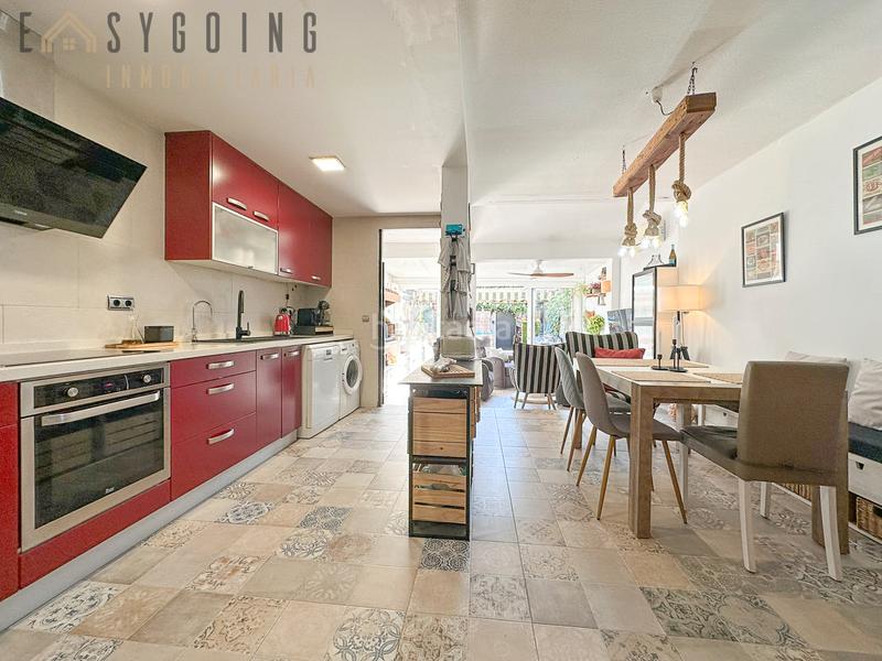 Foto 47378f2b-0211-48b9-b19d-905c9b3dd9f3. Maison jumelée avec cheminée parking piscine dans Monte Faro-Altomar II Santa Pola