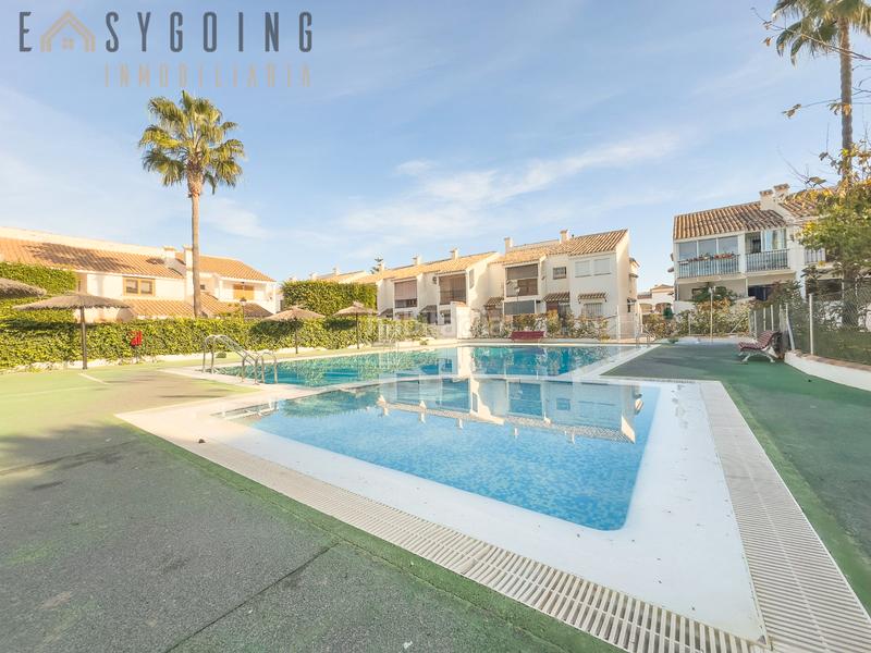 Foto a3334626-28ae-42e1-bef7-d59da253c6ea. Maison jumelée avec cheminée parking piscine dans Monte Faro-Altomar II Santa Pola