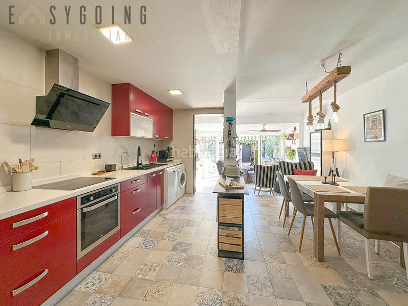 Foto c23127d4-58d2-48ca-bed3-552ec028aa19. Maison jumelée avec cheminée parking piscine dans Monte Faro-Altomar II Santa Pola