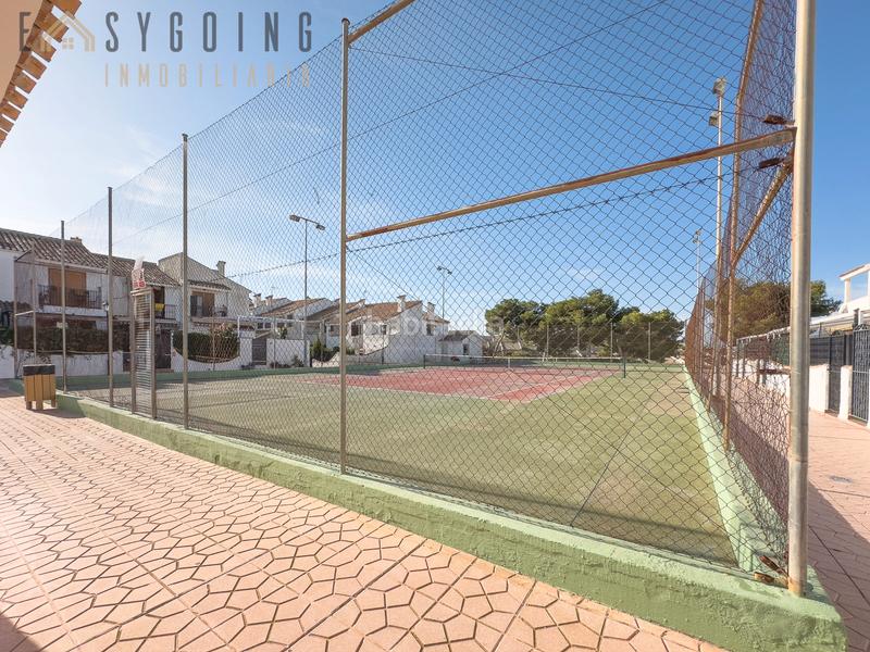 Foto f3b8d1f8-6762-4b9f-9da3-c73dbe258ec4. Maison jumelée avec cheminée parking piscine dans Monte Faro-Altomar II Santa Pola