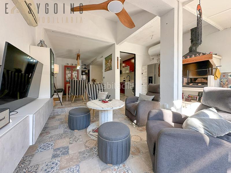 Foto f59b79cb-847b-4fb6-9f21-64ee17809115. Maison jumelée avec cheminée parking piscine dans Monte Faro-Altomar II Santa Pola