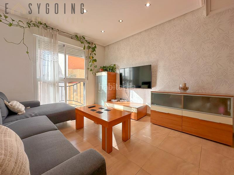 Foto 483c35c5-c2bd-4b93-94a7-b870f5775d05. Alquiler piso bonito y soleado piso en alquiler con terraza privada en Santa Pola