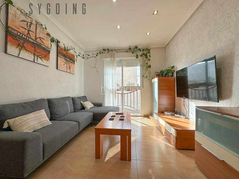 Foto b7872330-3f07-4c5a-864d-87ef178d0f7d. Alquiler piso bonito y soleado piso en alquiler con terraza privada en Santa Pola