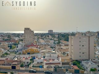 Apartament  Calle joven pura. Apartamento con vistas al mar, terraza y piscina en torrevieja