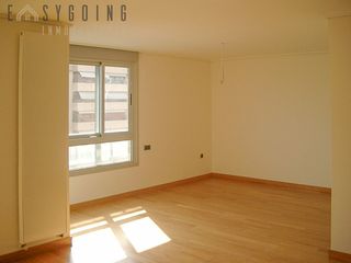 Flat  Avinguda oscar espla. Piso en pleno centro de alicante