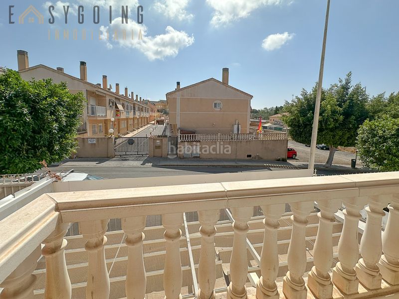 Foto 2465fa2b-8f66-43d8-b64b-e2d5fecd18d1. Casa adosada fantástico adosado familiar con piscina comunitaria y garaje privado en Santa Pola