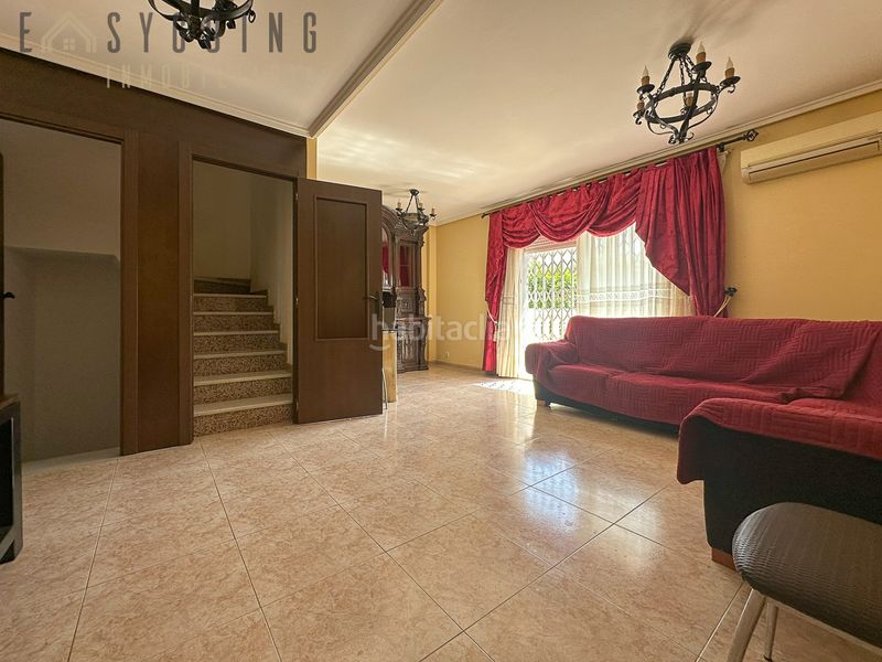 Foto 2b1a7661-8569-4470-88b0-f73042ea977f. Casa adosada fantástico adosado familiar con piscina comunitaria y garaje privado en Santa Pola