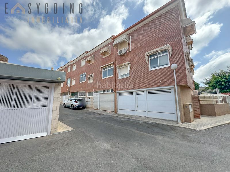 Foto 61d66ad8-dd5b-49c3-8fb2-b2db9b901165. Casa adosada fantástico adosado familiar con piscina comunitaria y garaje privado en Santa Pola