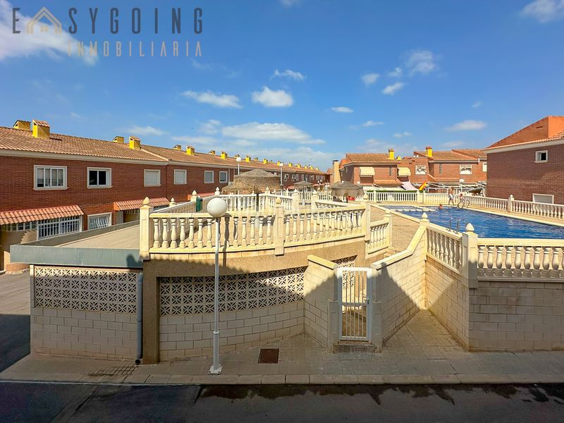 Foto 628a0ff0-63cd-4b39-9a89-ae13edc97fee. Casa adosada fantástico adosado familiar con piscina comunitaria y garaje privado en Santa Pola