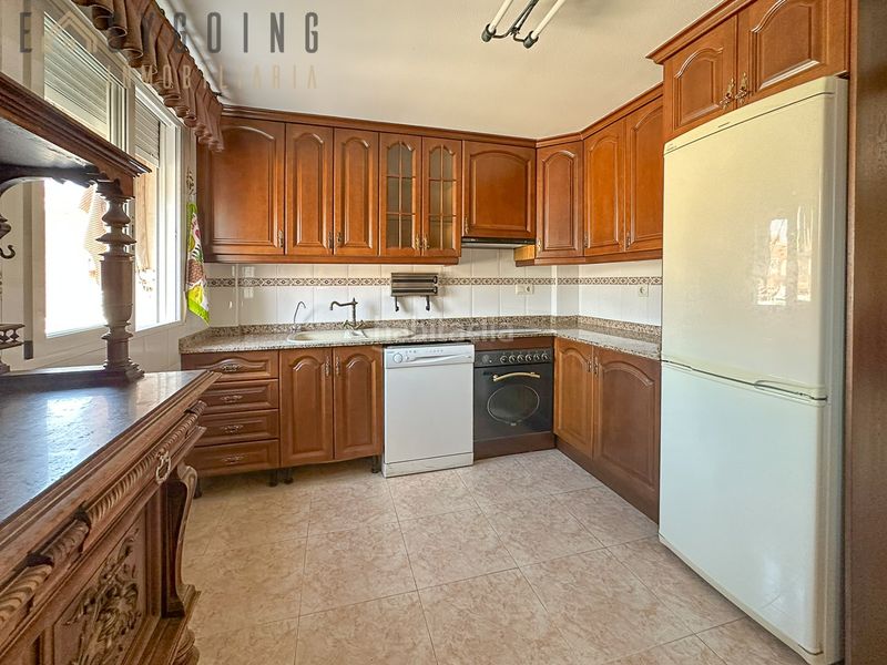 Foto 6f84624c-3000-4bd3-a133-3b34eb96231e. Casa adosada fantástico adosado familiar con piscina comunitaria y garaje privado en Santa Pola